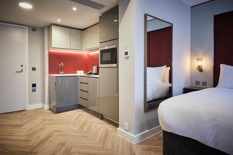 undefined, Roomzzz Aparthotel, York City