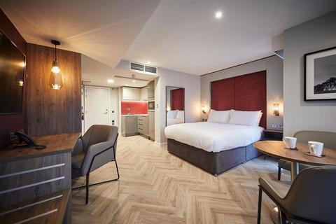 undefined, Roomzzz Aparthotel, York City