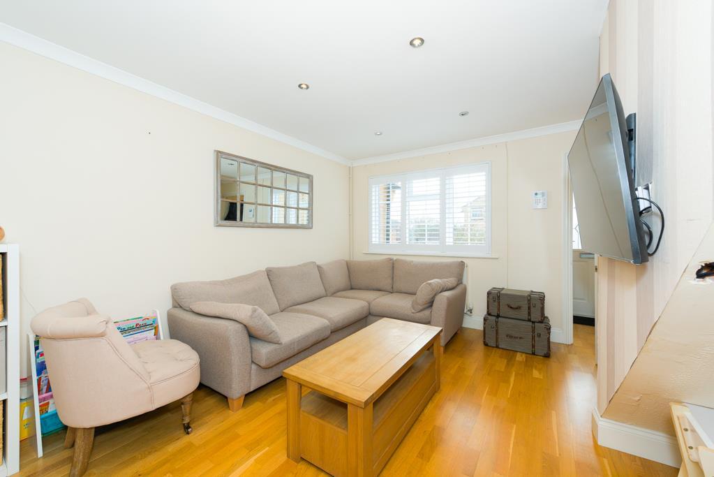 (Rightmove)  (4 of 16).jpg