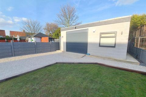 17 Third Avenue, Clipstone Village, Mansfield, NG21 9DD