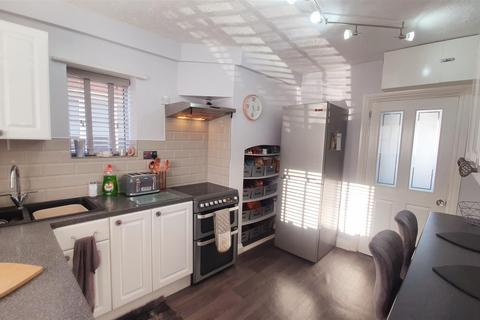 17 Third Avenue, Clipstone Village, Mansfield, NG21 9DD