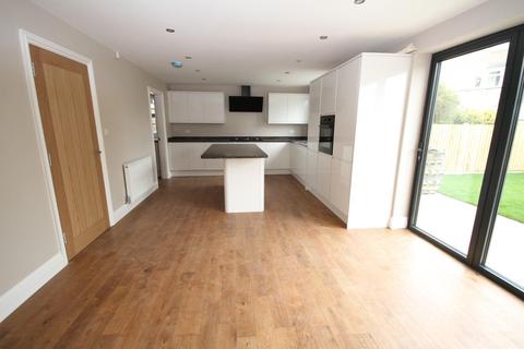 14 Rose Mount, Bradford, BD2 4JJ