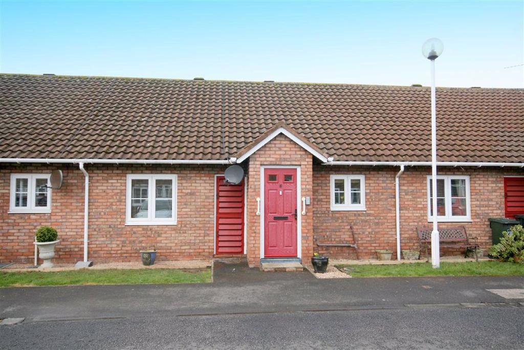 Walton Park, Preston Village, NE29 2 bed terraced bungalow £115,000