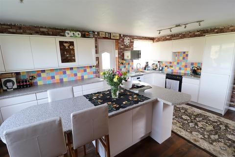 1 College Close, Probus, Truro, TR2 4LW