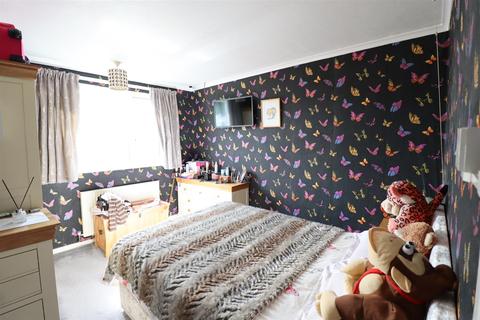 1 College Close, Probus, Truro, TR2 4LW
