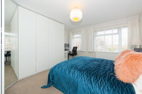 3, Cleves Court Mill Road, Epsom, KT17 4AQ