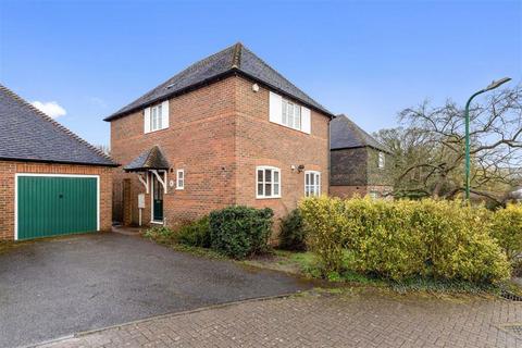 7 Dennes Mill Close, Wye, Ashford, TN25 5DR