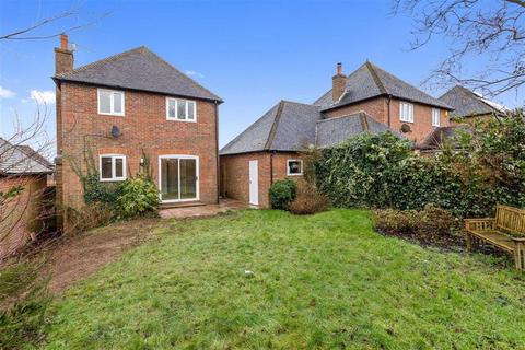 7 Dennes Mill Close, Wye, Ashford, TN25 5DR