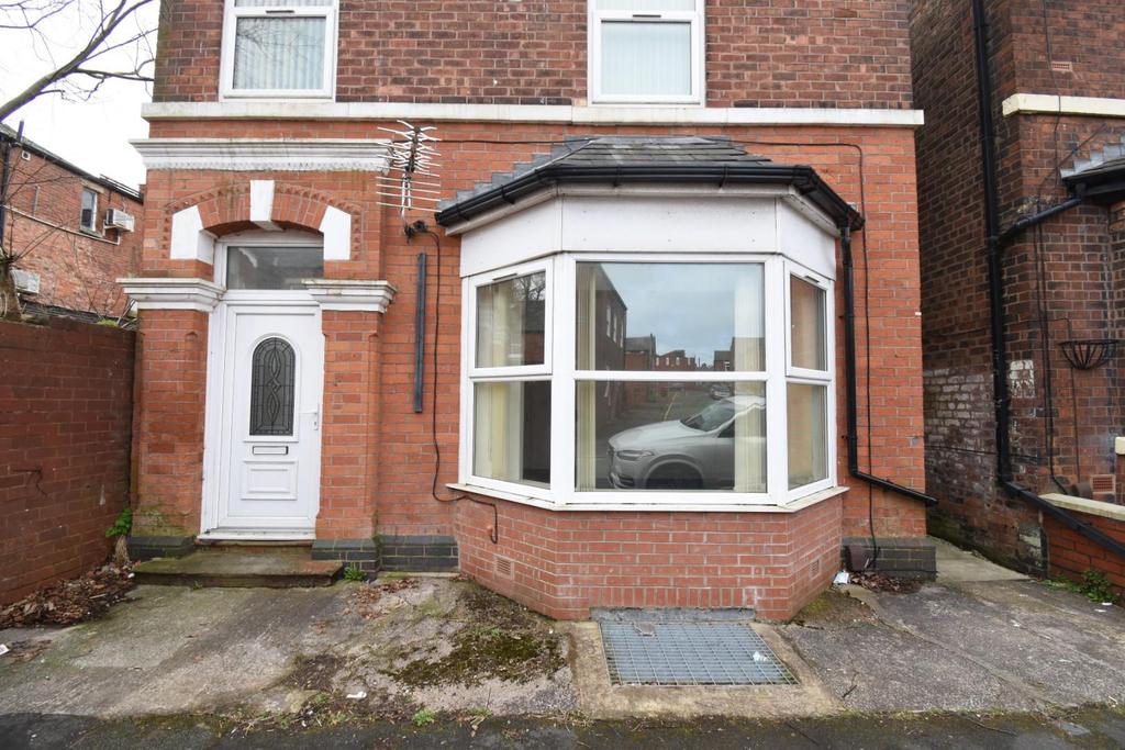Dicconson Street, Wigan, WN1 2AT 2 bed apartment £550 pcm (£127 pw)