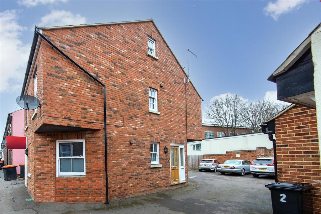 Edward Street, Dunstable 1 bed flat £145,000
