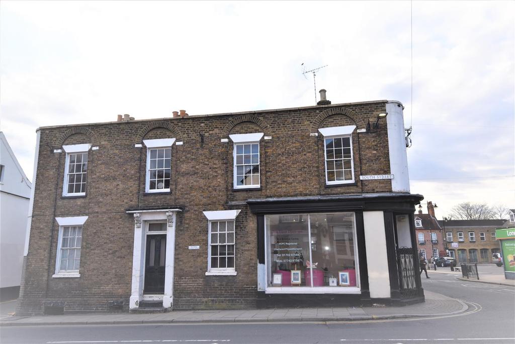 West Street, Rochford 2 bed apartment £190,000