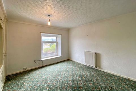 206 Buxton Road, Furness Vale, High Peak, SK23 7PX