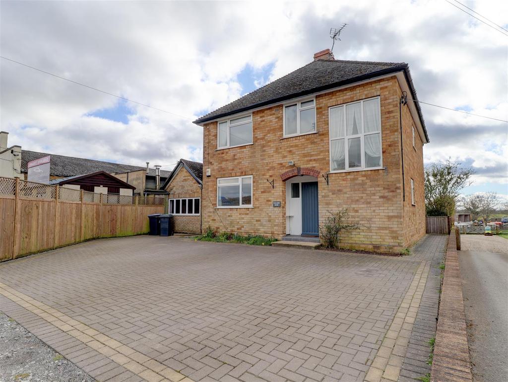 Birmingham Road, StratforduponAvon 3 bed detached house £995 pcm (£