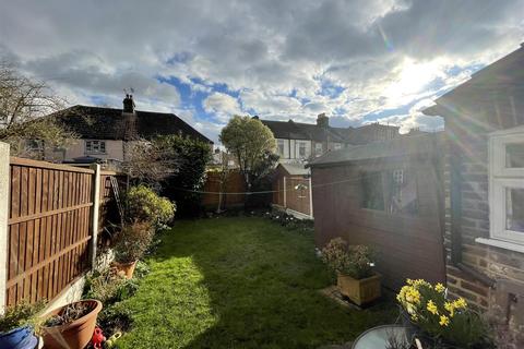 24 Mount Avenue, London, E4 6SY