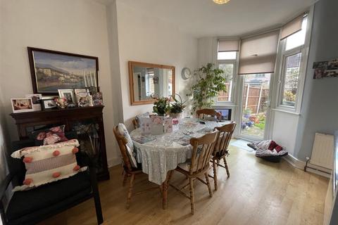 24 Mount Avenue, London, E4 6SY
