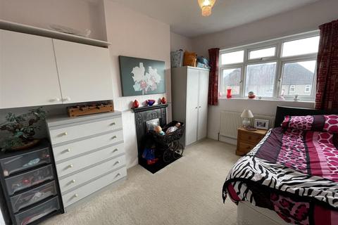 24 Mount Avenue, London, E4 6SY