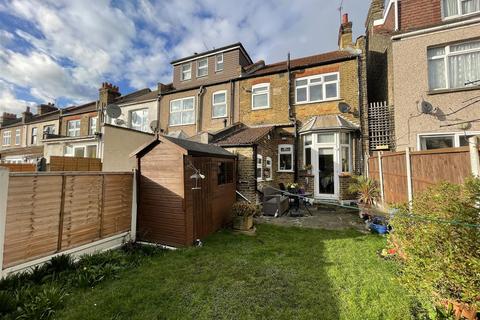 24 Mount Avenue, London, E4 6SY