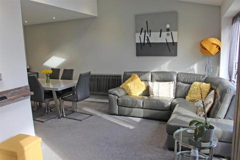 21 Willow Close, Kingsbury, Tamworth, B78 2JP