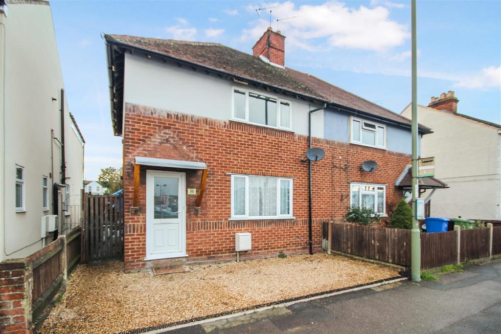 Lower Farnham Road, Aldershot 3 bed semidetached house £290,000