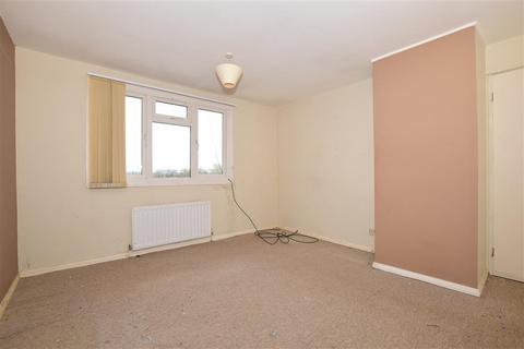 12 Avon Close, Tonbridge, TN10 3HT