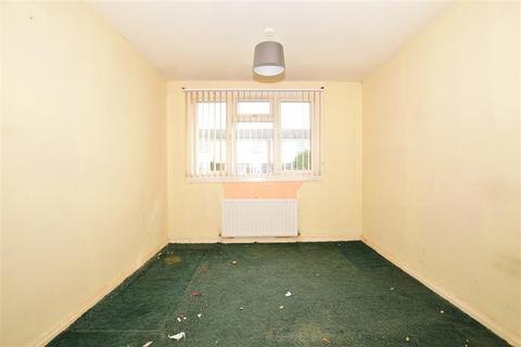 12 Avon Close, Tonbridge, TN10 3HT