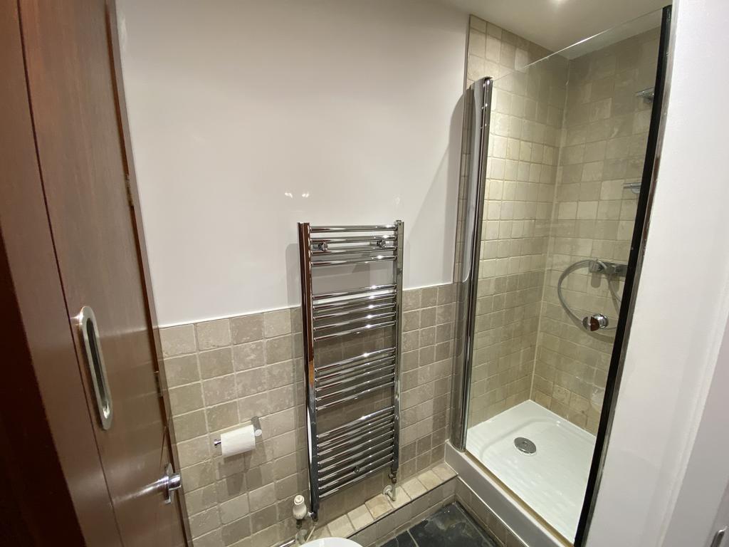 Ensuite - Bed 1