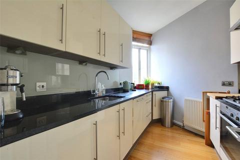 2 bedroom apartment to rent, Francis Dodd Court, Cresswell Park, London, SE3