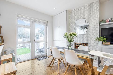 4 Bramdean Crescent, London, SE12 0NS