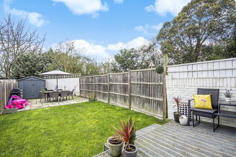 4 Bramdean Crescent, London, SE12 0NS