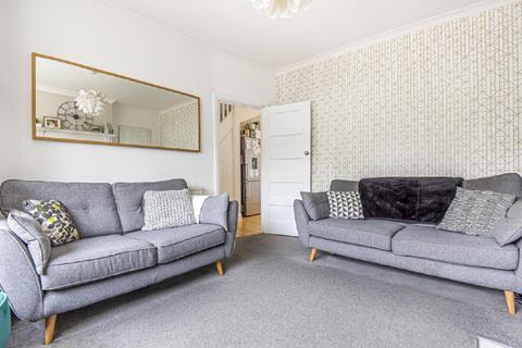 4 Bramdean Crescent, London, SE12 0NS