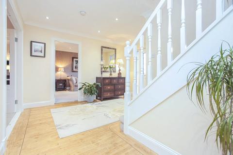9 Colt Gardens, Auchterarder, PH3 1LP