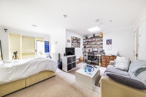 26 Kidbrooke Gardens, London, SE3 0PD