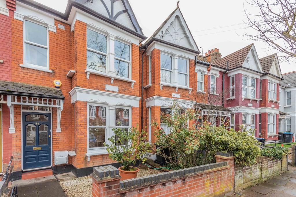 Shrewsbury Road, London, N11 3 bed terraced house £735,000