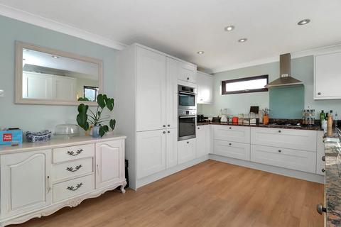 30b Malthouse Square, Beaconsfield, HP9 2LD
