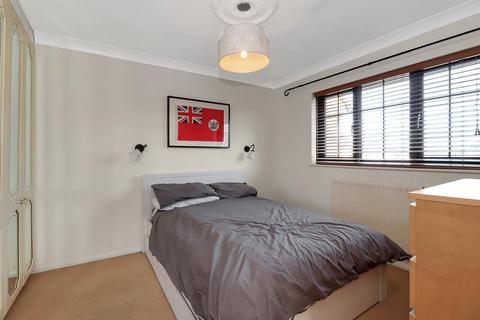 30b Malthouse Square, Beaconsfield, HP9 2LD
