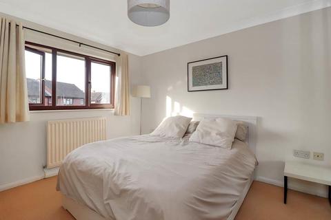 30b Malthouse Square, Beaconsfield, HP9 2LD