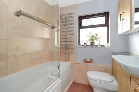 30b Malthouse Square, Beaconsfield, HP9 2LD
