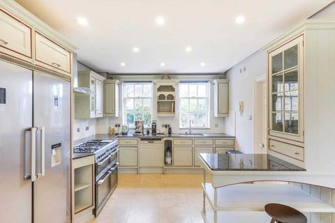 1 Hambledon Place, London, SE21 7EY
