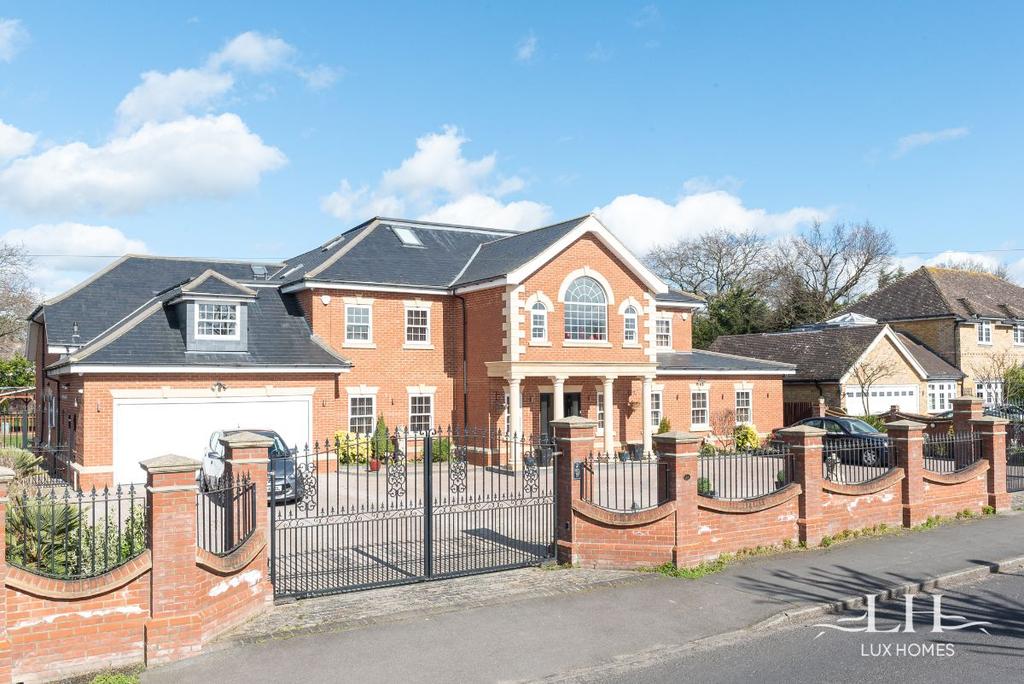 Herbert Road, Hornchurch 7 bed detached house £3,000,000