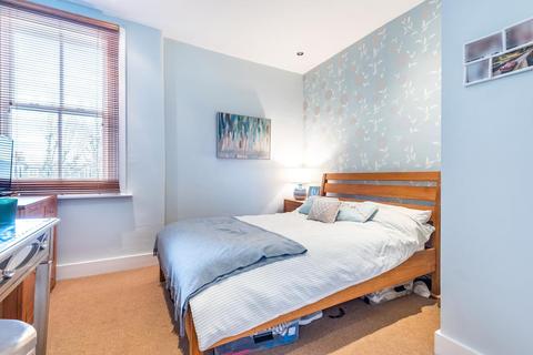 75a Bassingham Road, Earlsfield, London, SW18 3AF