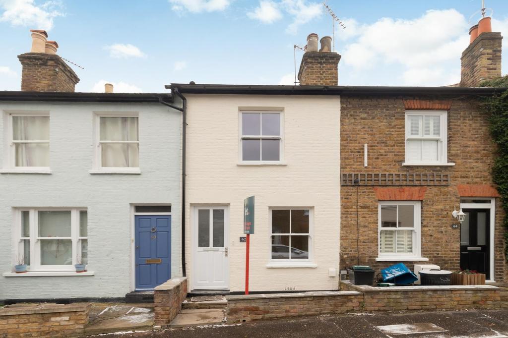 Albert Road, Richmond, TW10 2 bed terraced house £1,800 pcm (£415 pw)