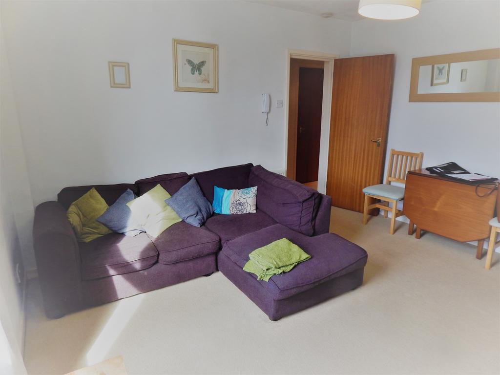 Hartley Park Court, Mannamead... 2 bed flat £795 pcm (£183 pw)