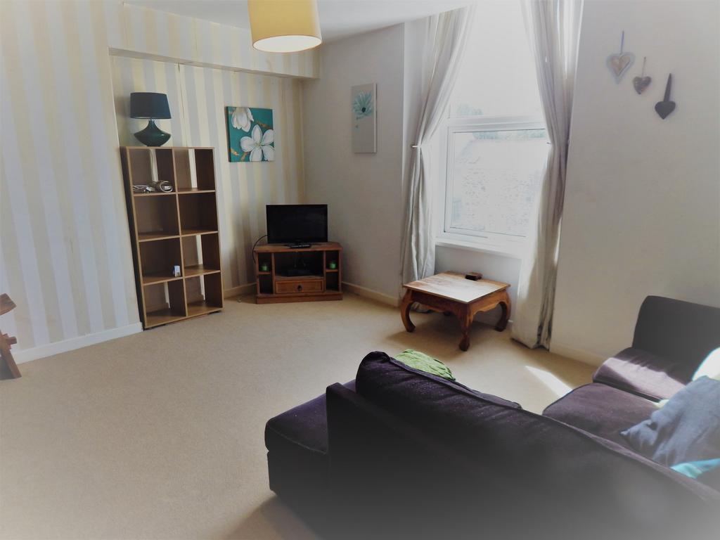 Hartley Park Court, Mannamead... 2 bed flat £795 pcm (£183 pw)