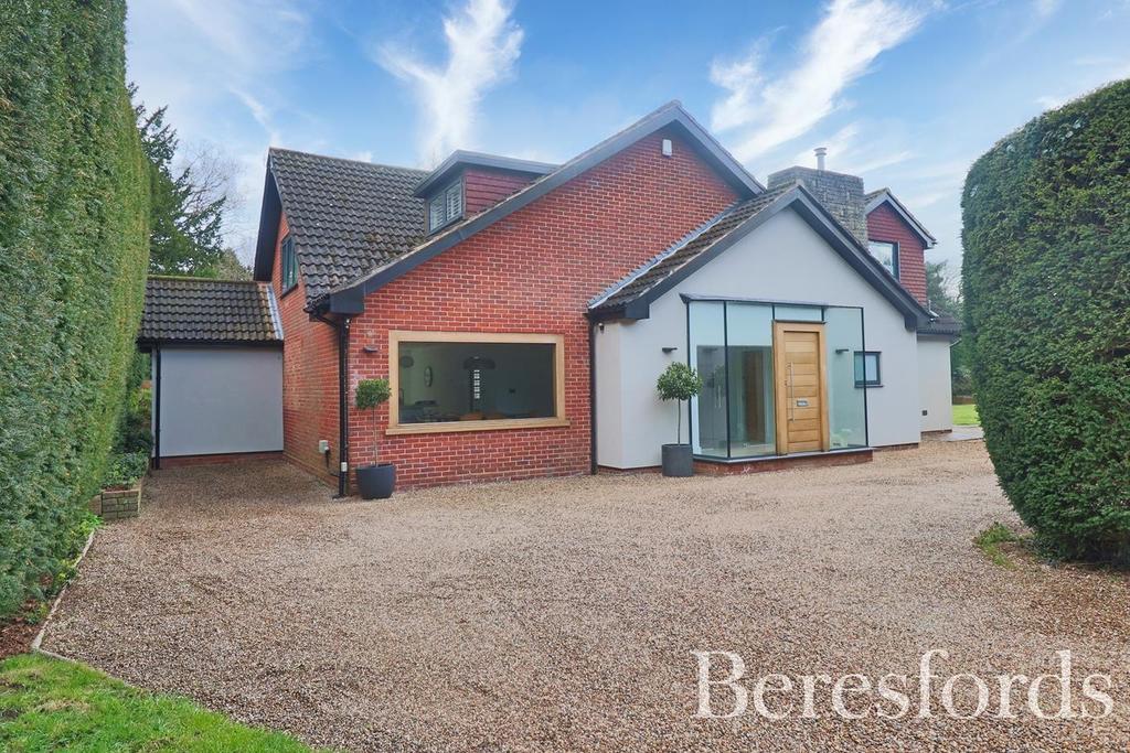 Mill Green Road, Fryerning, Ingatestone, Essex, CM4 4 bed detached