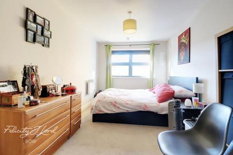 2 bedroom flat to rent, Maltings Close, LONDON