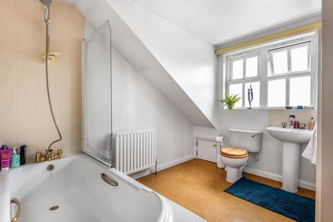 7 Grace Mews, 40 Marlow Road, London, SE20 7UW