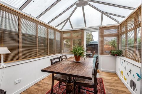 7 Grace Mews, 40 Marlow Road, London, SE20 7UW
