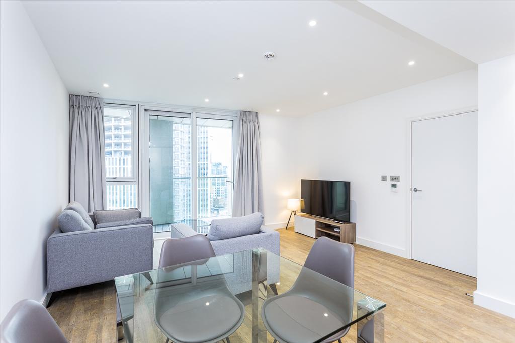 Gladwin Tower, 50 Wandsworth Road... 2 bed apartment £2,600 pcm (£600 pw)