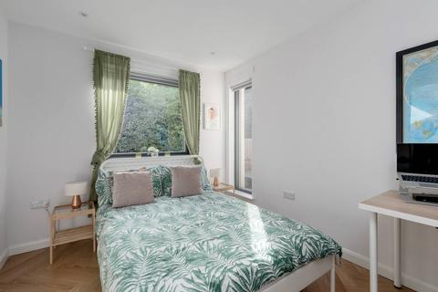 5 Cottage Green, Edinburgh, EH4 6RJ