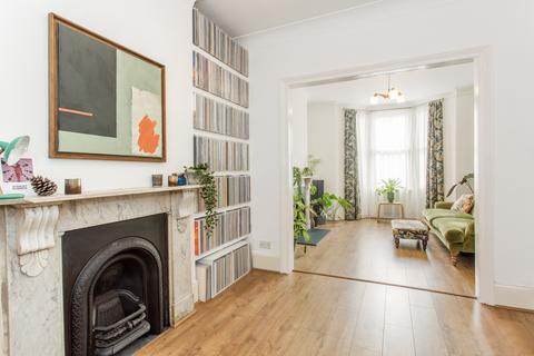 49 Strahan Road, London, E3 5DA